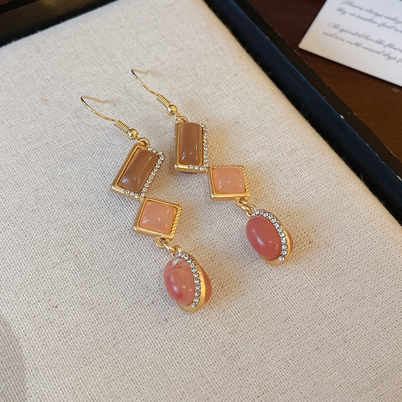 Flower Heart Necklace Vintage Style Collarbone Chain Light Luxury High-end Feel Jewelry