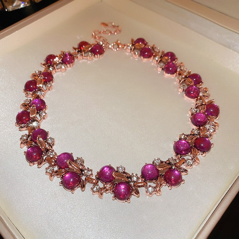 Flower Heart Necklace Vintage Style Collarbone Chain Light Luxury High-end Feel Jewelry