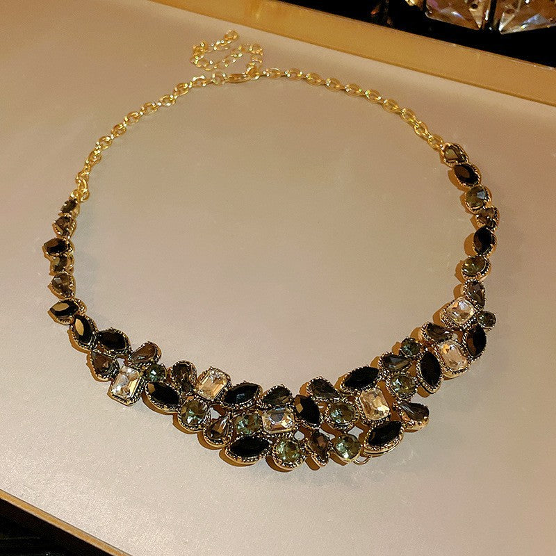 Flower Heart Necklace Vintage Style Collarbone Chain Light Luxury High-end Feel Jewelry