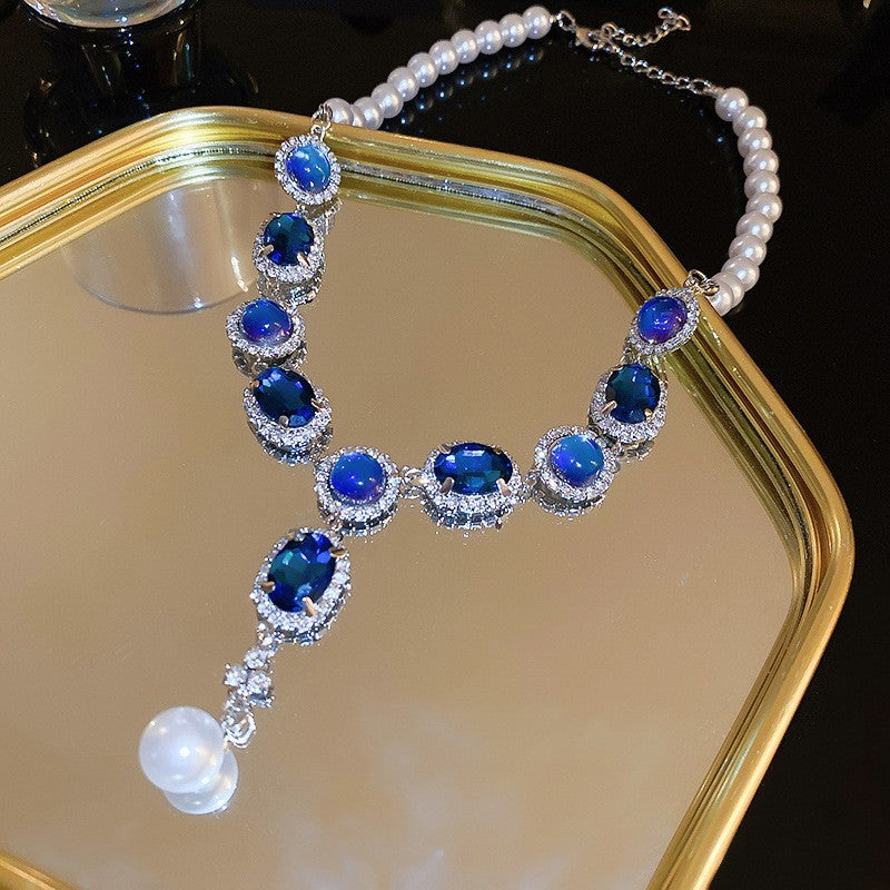 Flower Heart Necklace Vintage Style Collarbone Chain Light Luxury High-end Feel Jewelry