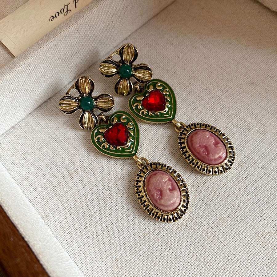 Flower Heart Necklace Vintage Style Collarbone Chain Light Luxury High-end Feel Jewelry