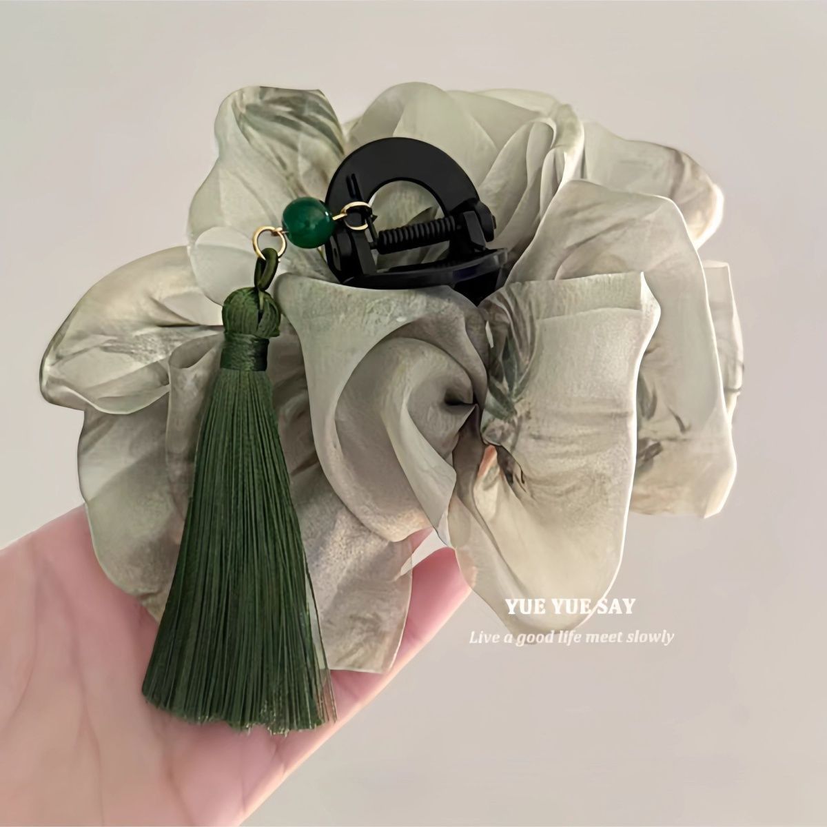 New Chinese Style Retro Tassel Cloud Mesh Hair Claw Elegant Fashion Shark Clip Travel Hairpin