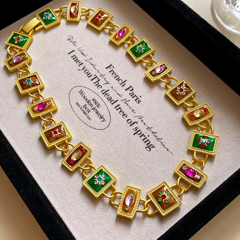 Flower Heart Necklace Vintage Style Collarbone Chain Light Luxury High-end Feel Jewelry