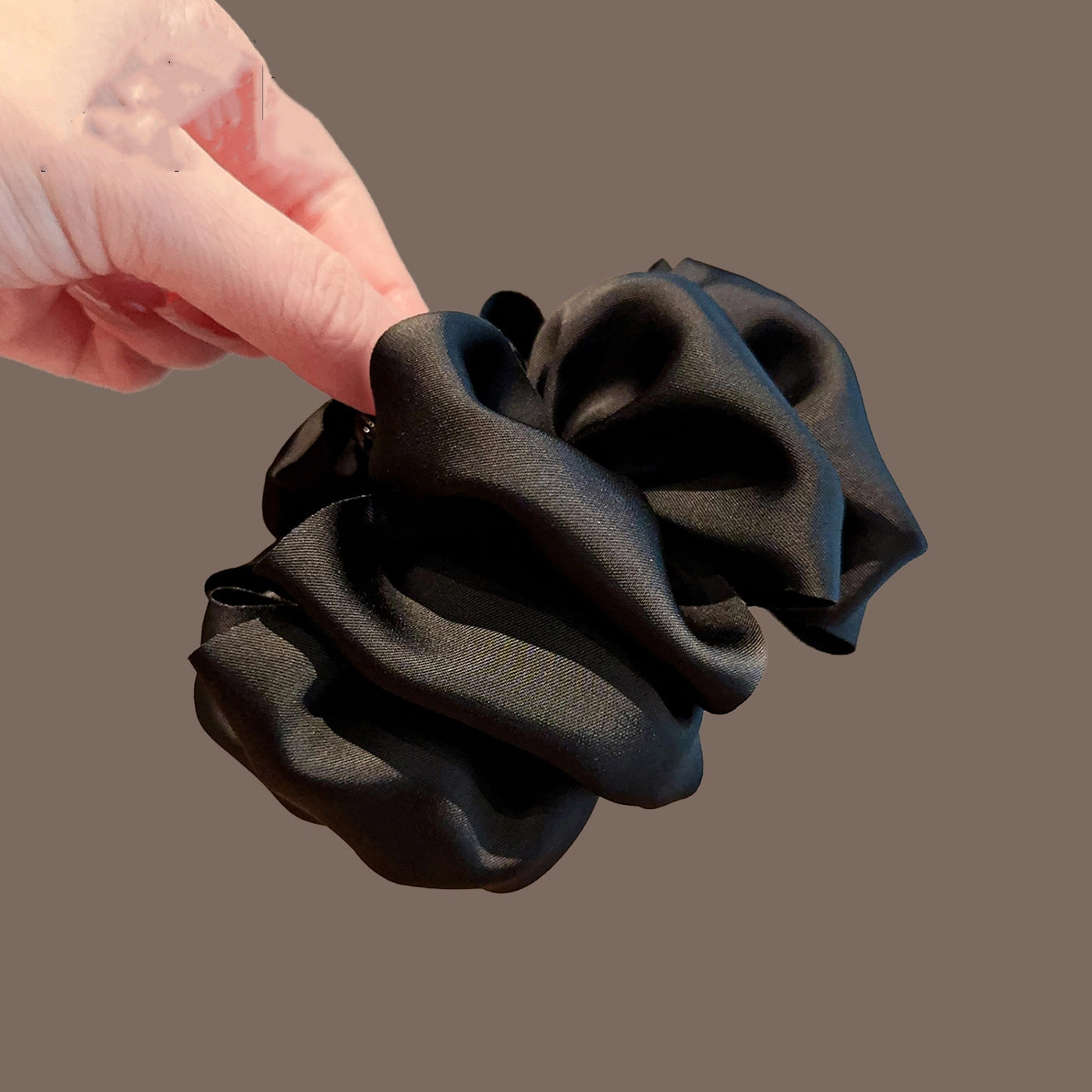 New Chinese Style Retro Tassel Cloud Mesh Hair Claw Elegant Fashion Shark Clip Travel Hairpin