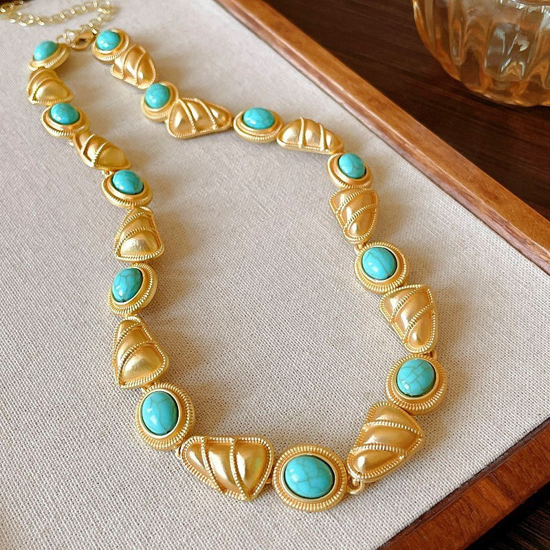 Flower Heart Necklace Vintage Style Collarbone Chain Light Luxury High-end Feel Jewelry