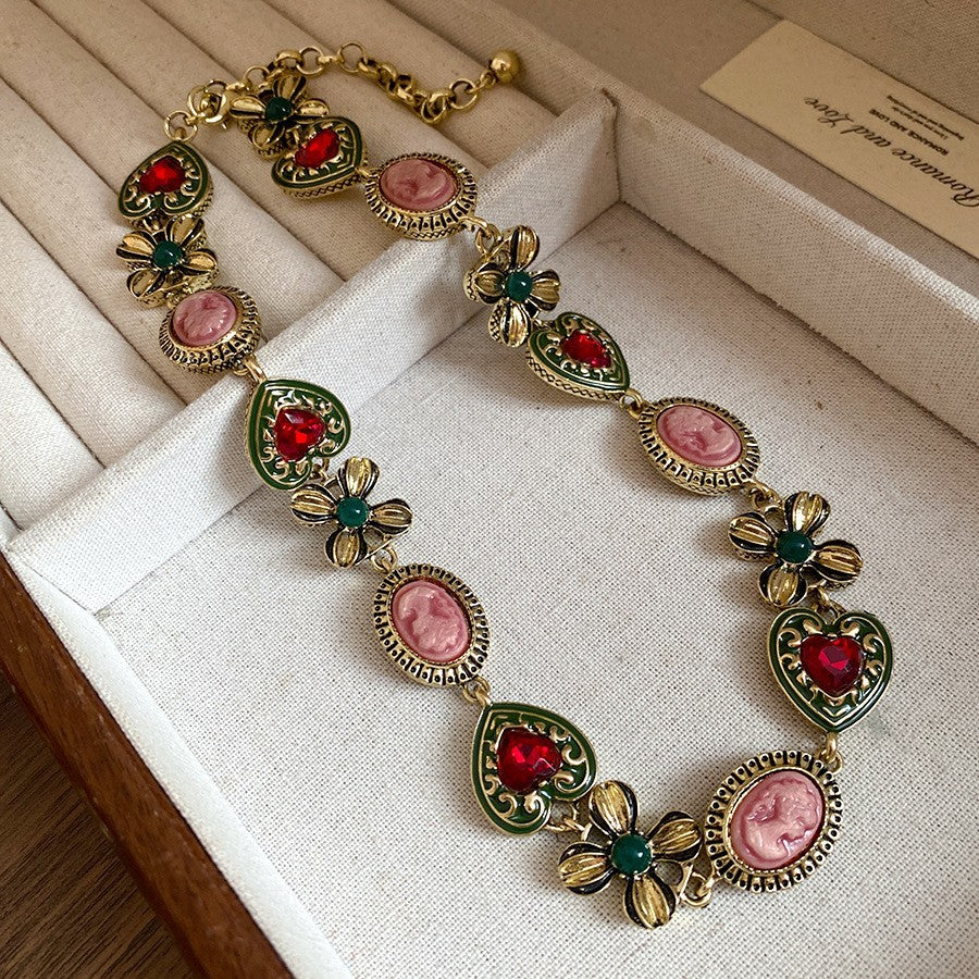 Flower Heart Necklace Vintage Style Collarbone Chain Light Luxury High-end Feel Jewelry